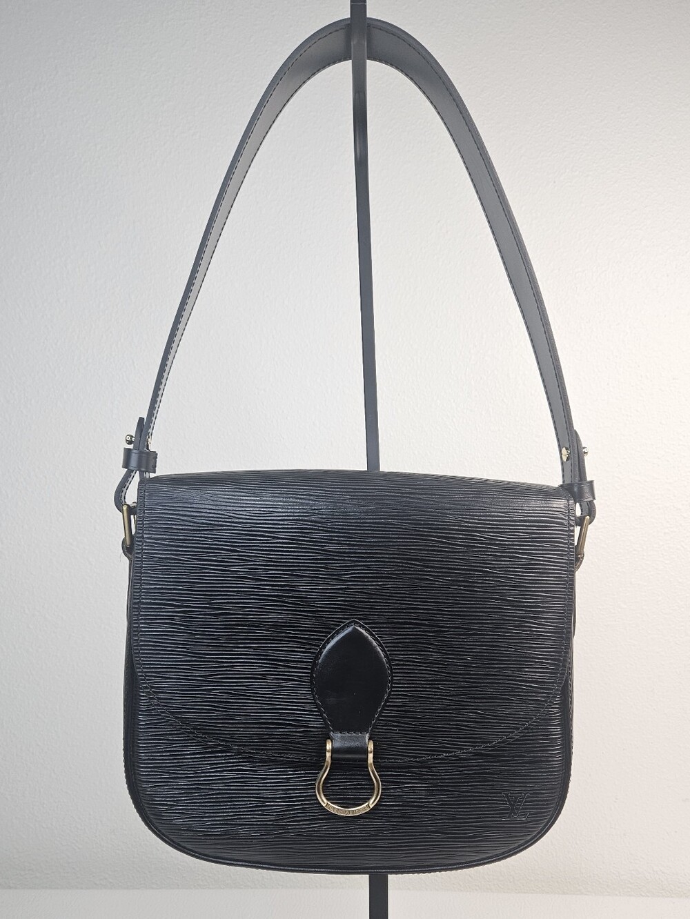 Authentic Louis Vuitton Saint Cloud GM Black Epi Leather Vintage Shoulder Bag
